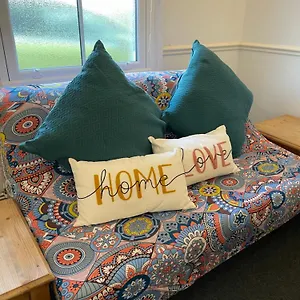 Cozy 3 Bedrooms Off Mill Road Sleep Apartment